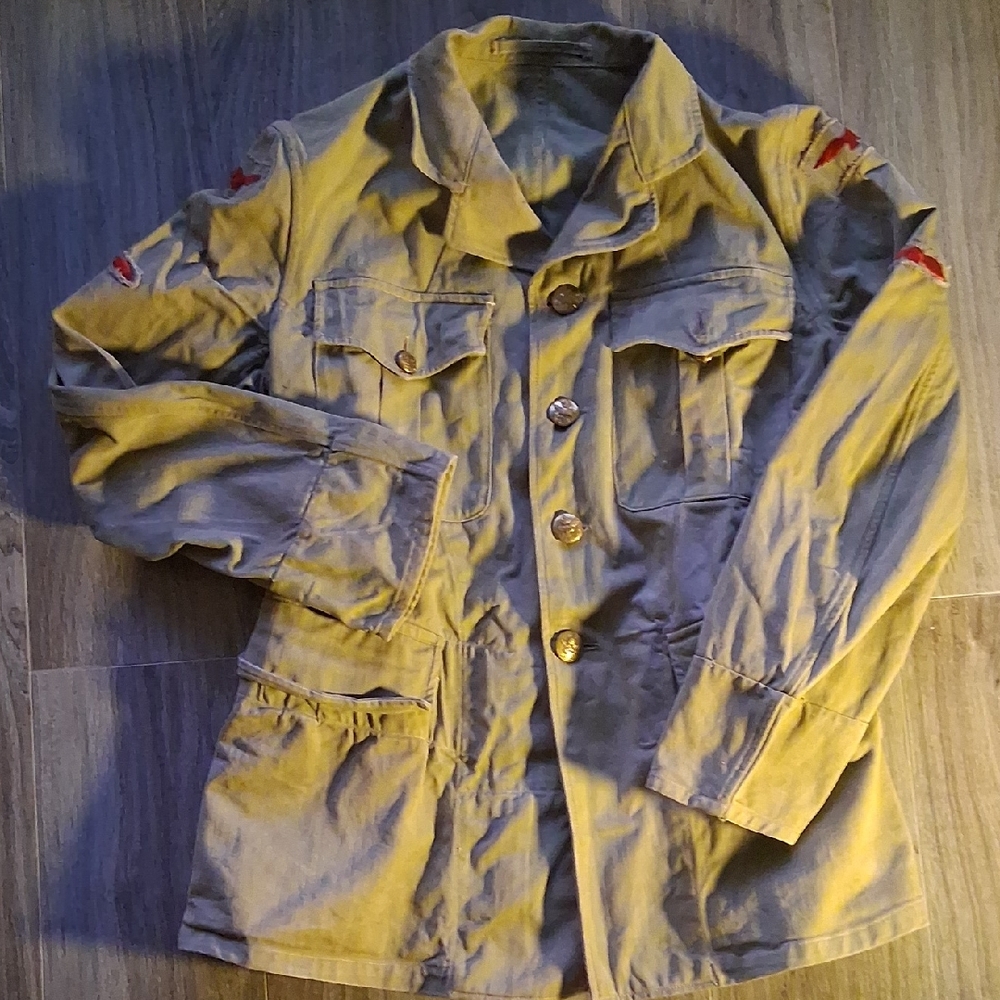 Real VINTAGE Women's Tan Military-Style Jacket